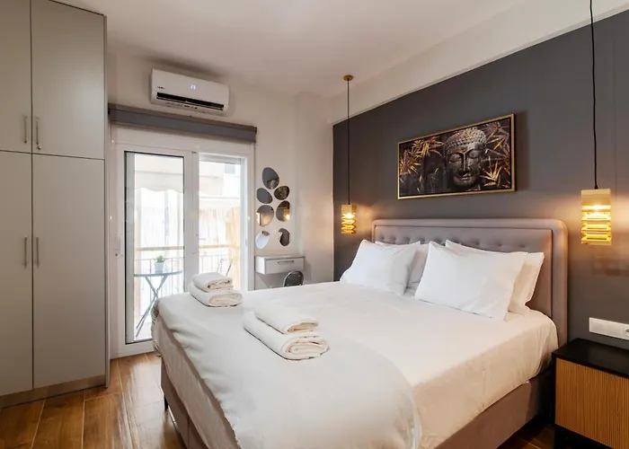 Luxury Boutique Suite W Balcony 5 Min Metro